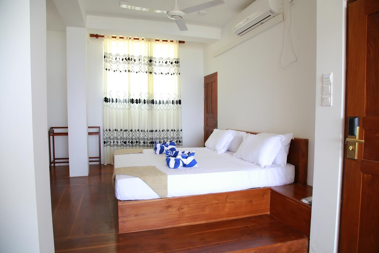 Wave Beach Resort 乌纳瓦图纳 外观 照片